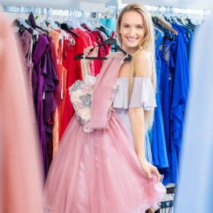 Guide to Buying Prom Dresses Online